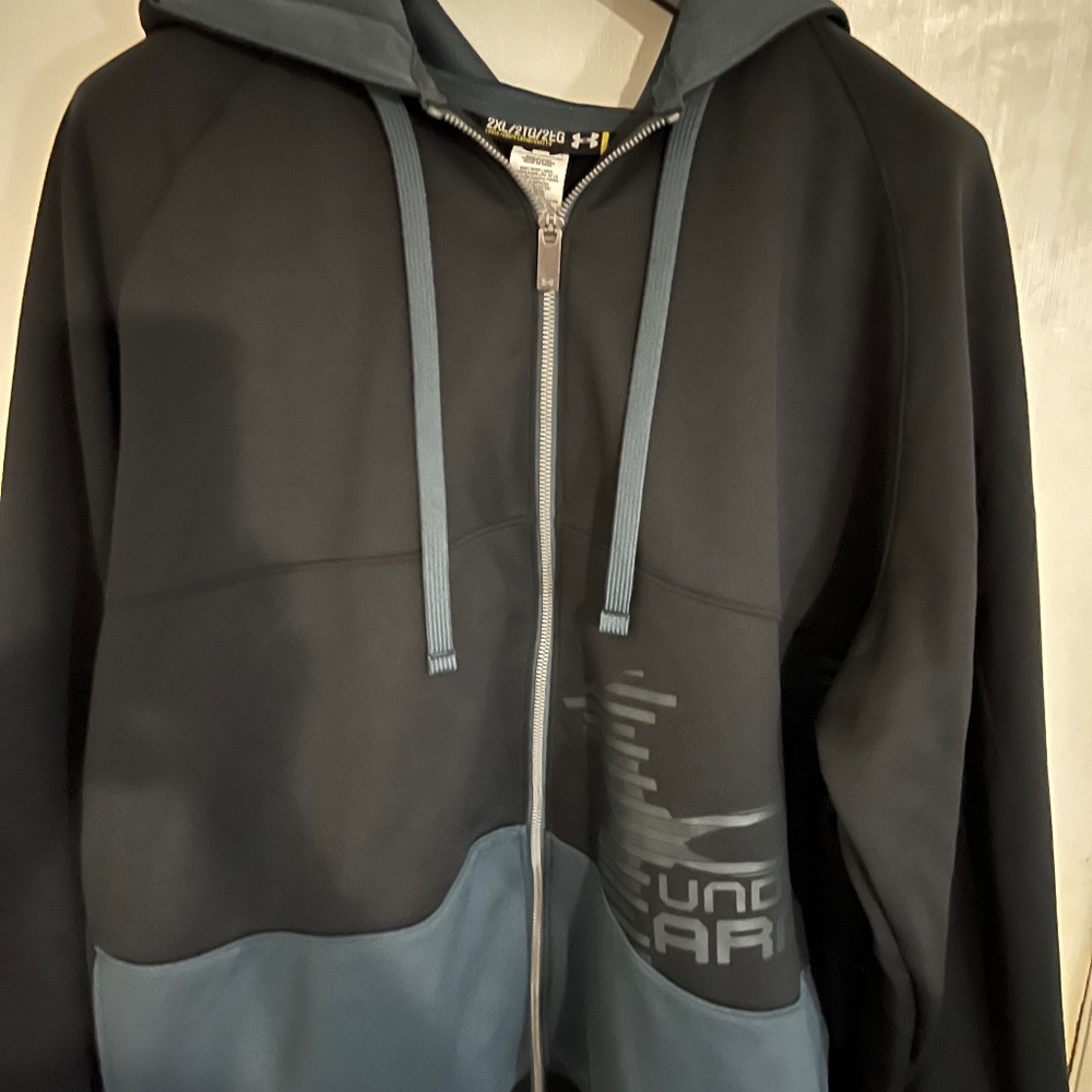 Men’s 2XL Under Armour Zippered Hoodie